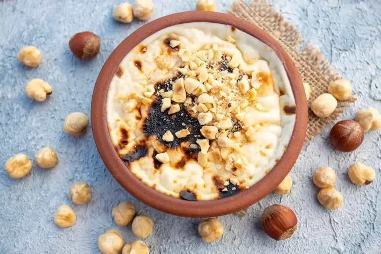 Baked rice pudding with hazelnuts and honey