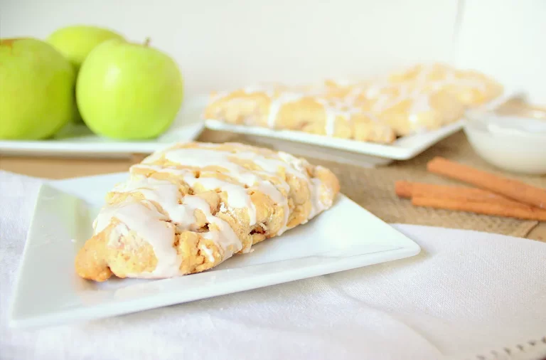 Apple and cinnamon scones – Recipe and cooking